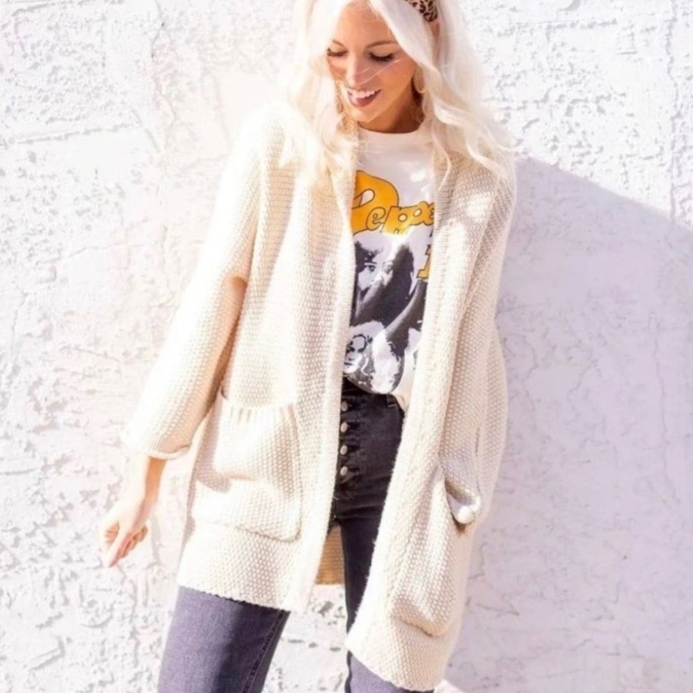 The Skinny x Jillian Harris O/S Chunky Knit
Oversized  Slouchy Erinn Cardigan